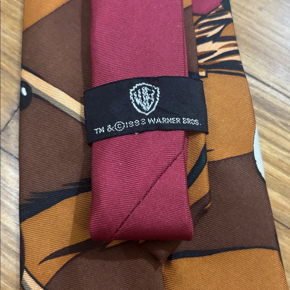 Vintage 1993 Warner Bros. 100% Silk Derby Tie - Picture 3 of 5